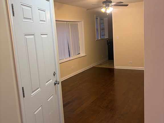 4th image of 9022 S Justine St #1-C