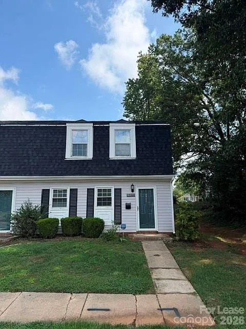 3 bed, 2.5 bath, 1414 sqft, $1,895 — Photo 1