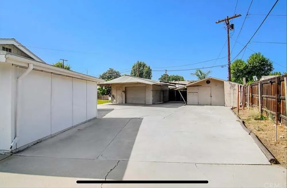 7743 Nestle Ave — Photo 4