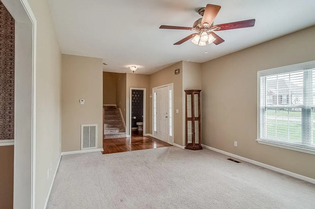 3 bed, 2.5 bath, 2050 sqft, $2,600 — Photo 2