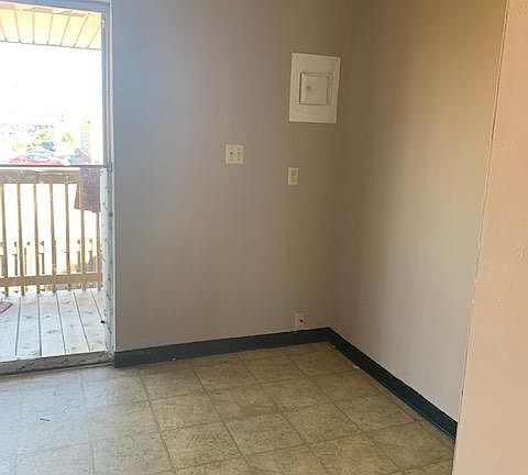 4th image of 4744 Hilton Ave APT D