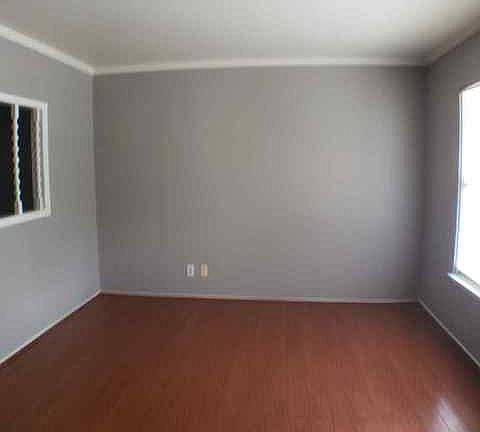 4th image of 8219 Robin Hill Dr