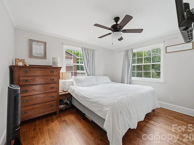 3526 16th St NE — Photo 10