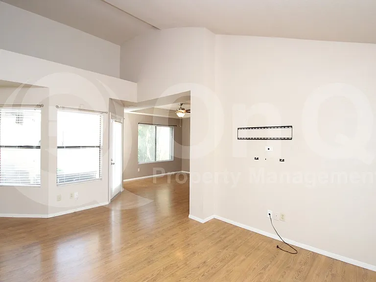 4201 N 20th St #227 — Photo 7