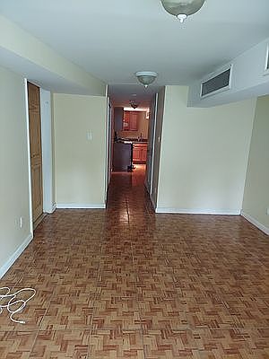 4th image of 2738 Gifford Ave #B