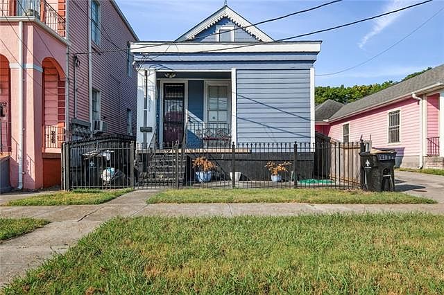 1st image of 2304 Ursulines Ave