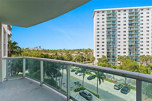 19390 Collins Ave #516 Photo 1