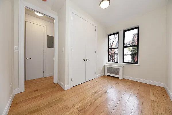 Rented by Buchbinder & Warren | media 6