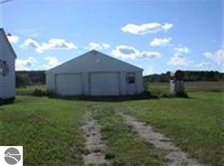 9890 Summit City Rd, Kingsley, MI 49649