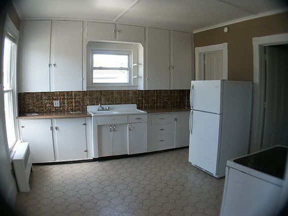 Spacious Kitchen