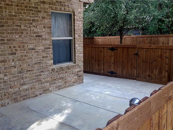 3rd image of 505 Strom Ct