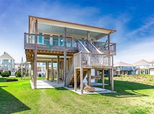 981 S Stingaree Dr, Crystal Beach, TX 77650