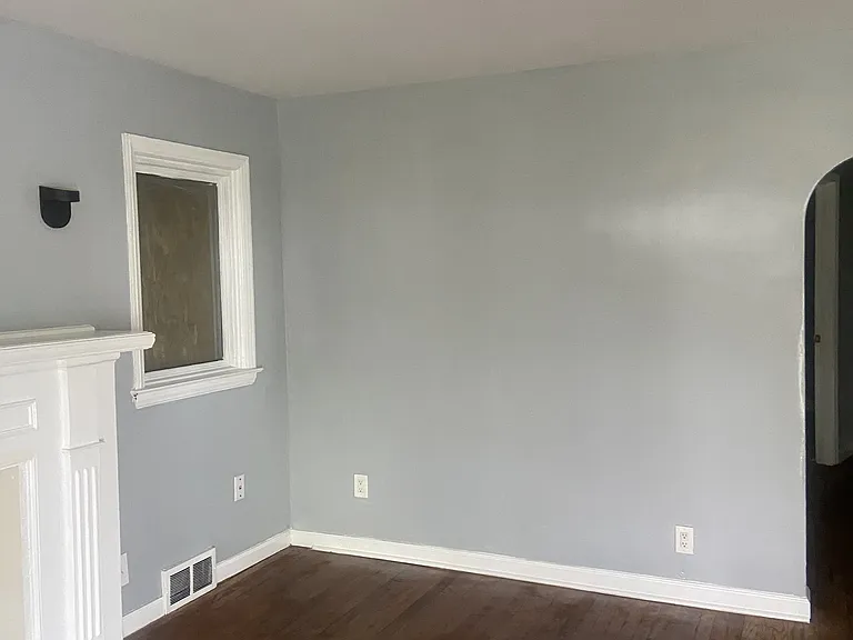 15238 Seymour St — Photo 5