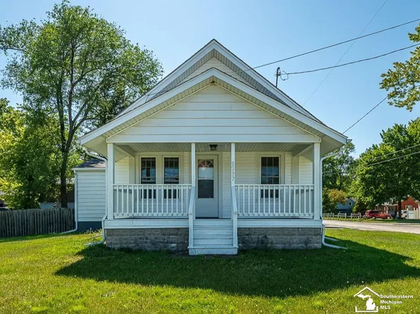 8237 Lewis Ave, Temperance, MI 48182