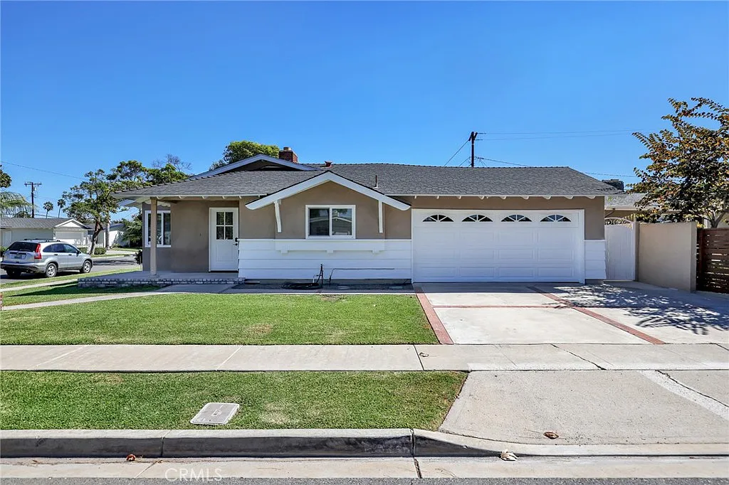 3 bed, 1566 sqft, $5,500 — Photo 1