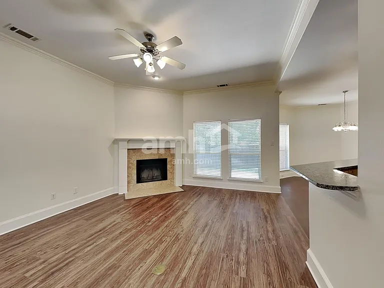 3720 Drexel Dr — Photo 7