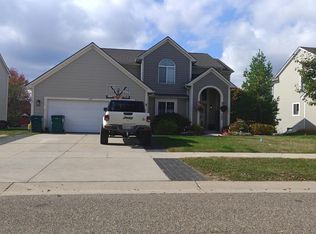 902 Townsend Dr, Oxford, MI 48371