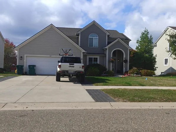 902 Townsend Dr, Oxford, MI 48371