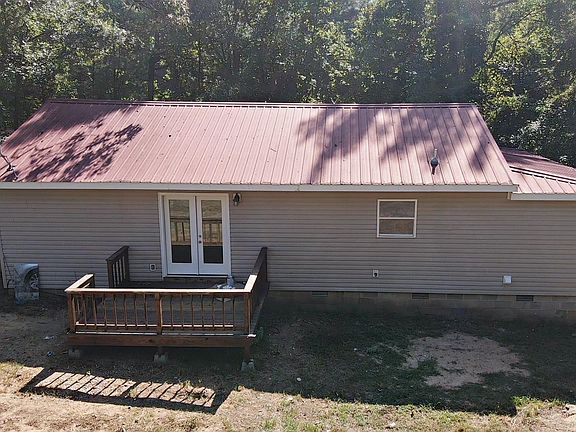 3rd image of 307 Lower Lake Rd