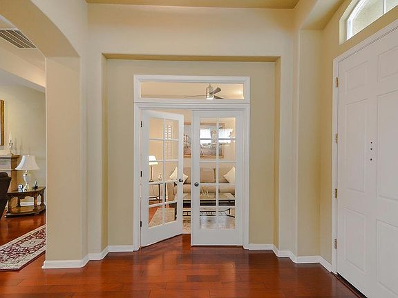 3rd image of 974 Jasmine Hollow Dr