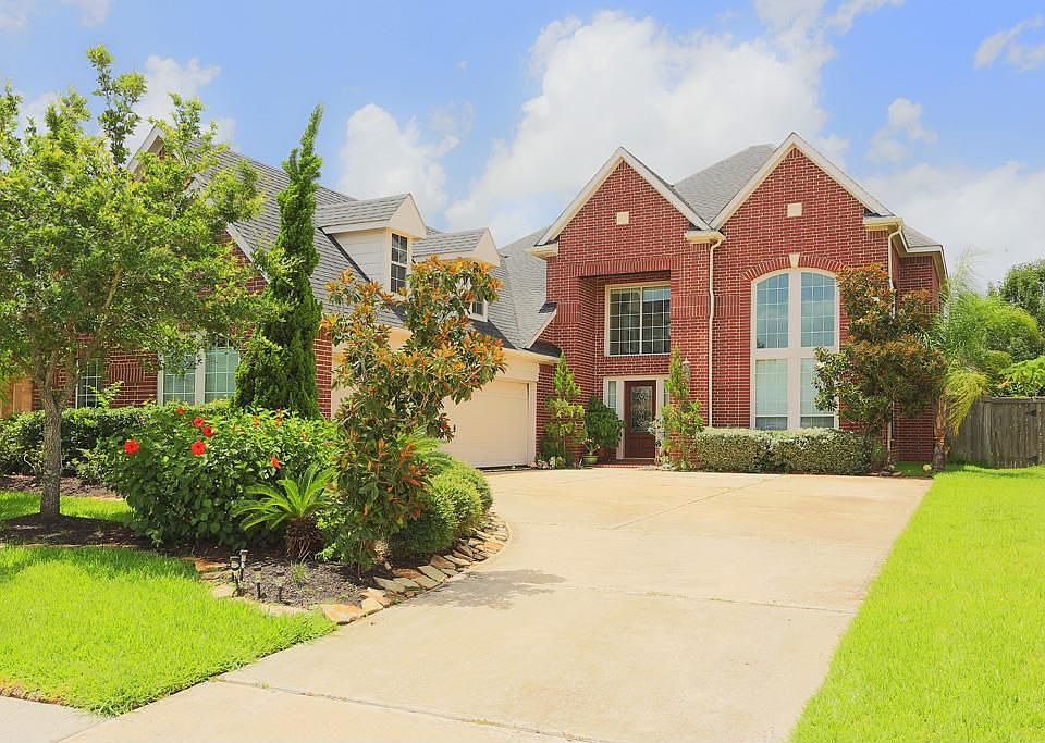 1st image of 2715 Garden Falls Dr