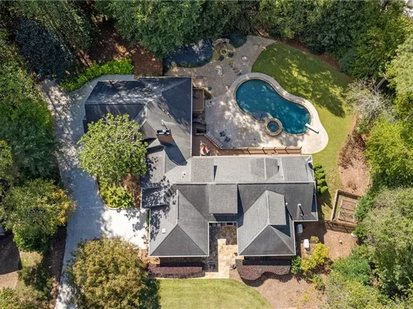 1490 Chevron Dr, Sandy Springs, GA 30350