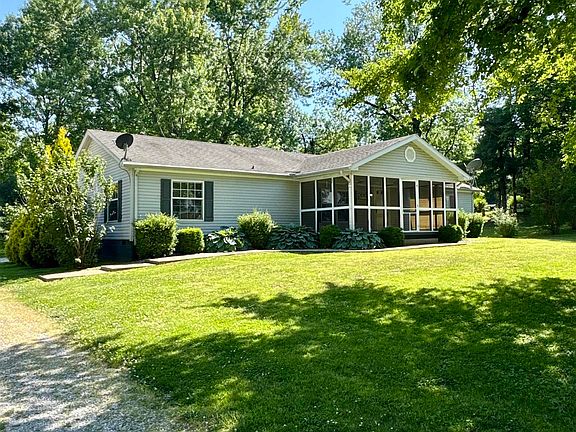 4th image of 3317 W Base Rd