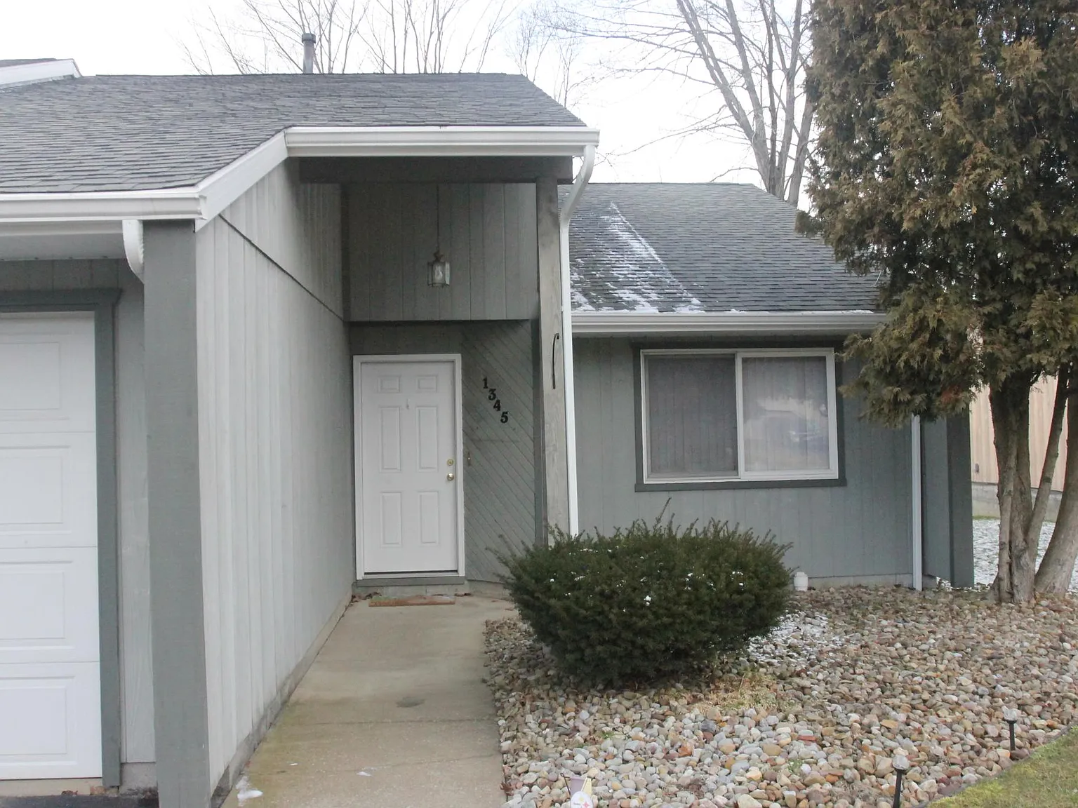 1343-1345 Castillion Dr — Photo 2