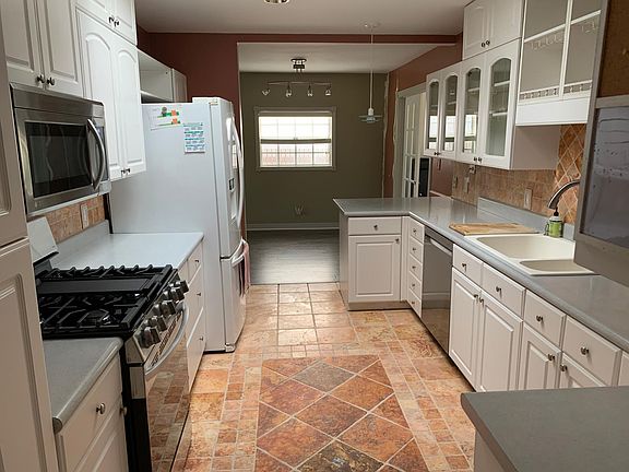 4th image of 1241 Opal St