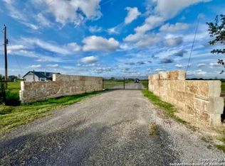 117 Paisano Trl, Beeville, TX 78102