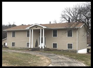 1108 Laura Ln, Macon, MO 63552