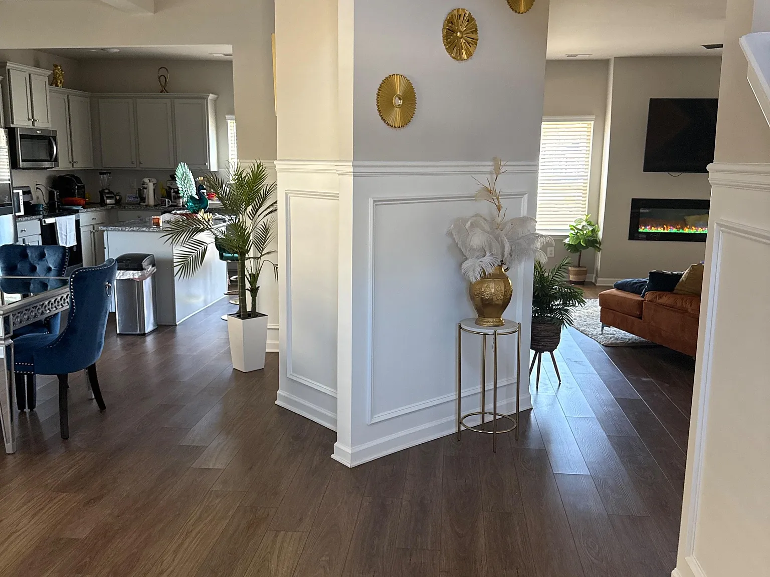2 bed, 2.0 bath, 2800 sqft, $910 — Photo 3