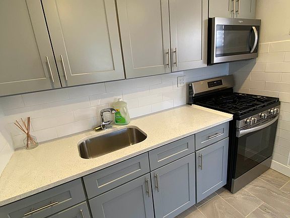 2nd image of 61-10 Cloverdale Blvd Floor 2