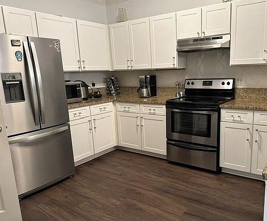 2nd image of 1134 Westchester Rdg #1134