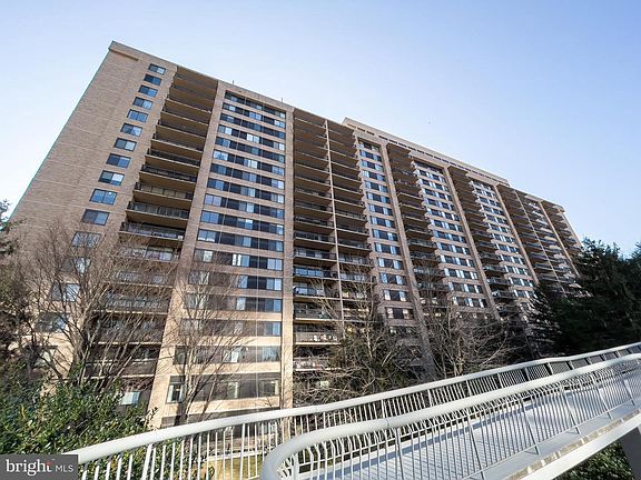 2nd image of 3709 S George Mason Dr APT 1303E
