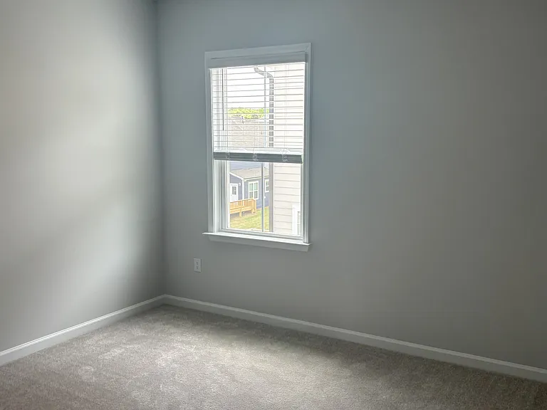 152 Highpointe Dr — Photo 30