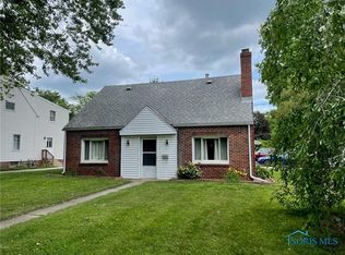 2304 Castlewood Dr, Toledo, OH 43613