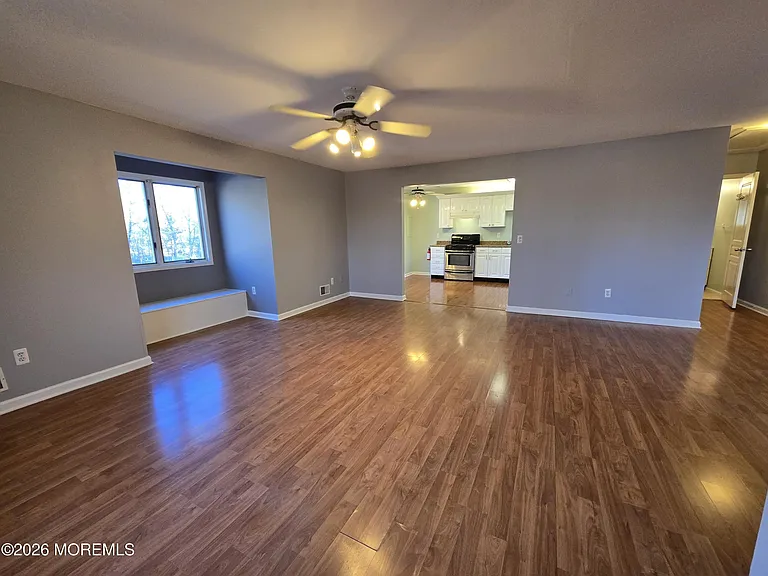 274 Easy St #RIGHT — Photo 1