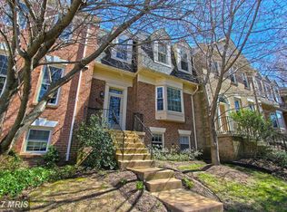 4121 Meadow Field Ct, Fairfax, VA 22033