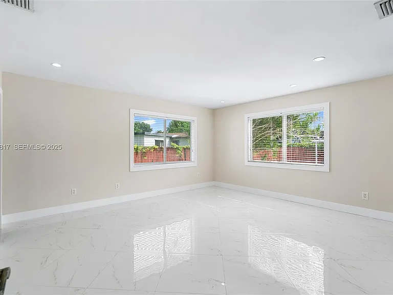 13611 SW 77th St — Photo 15