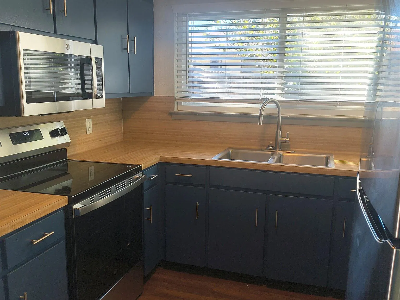 2 bed, 1.5 bath, 950 sqft, $1,600 — Photo 3