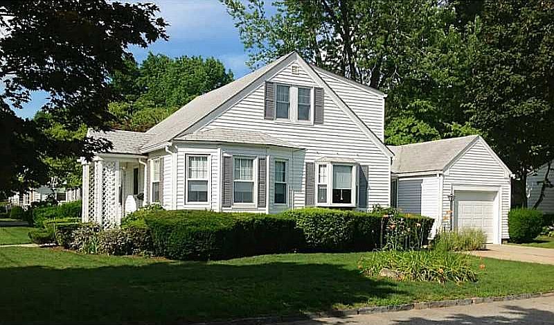 2nd image of 107 Warman Ave