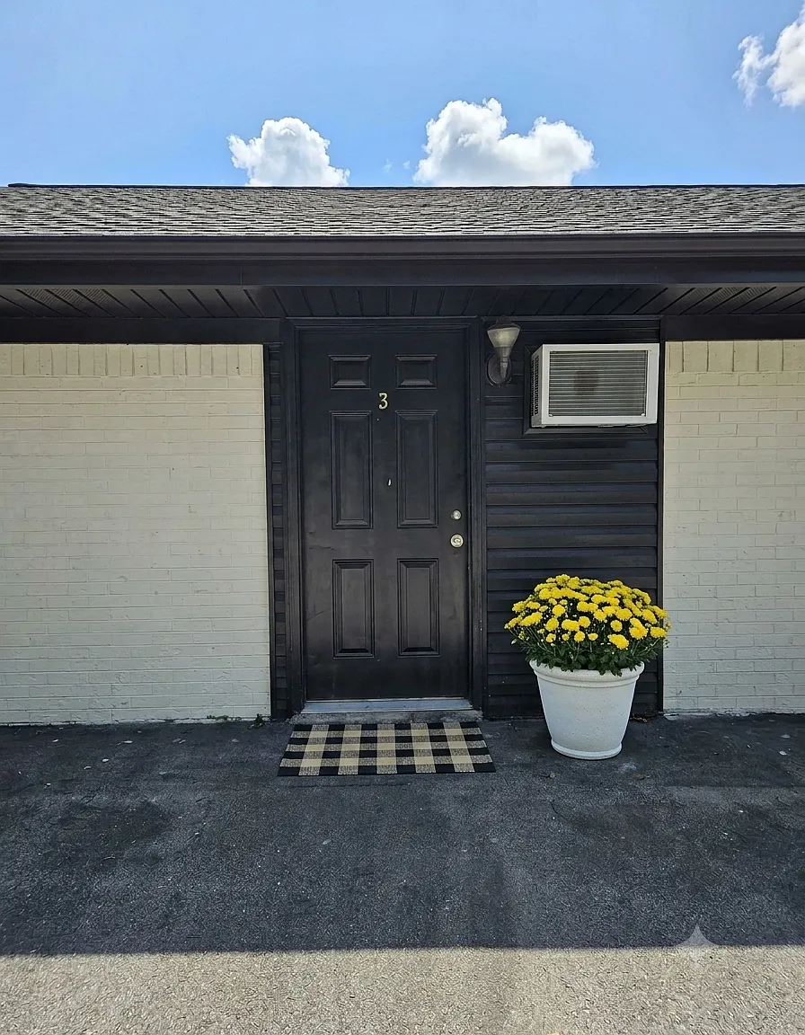 4584 State Highway 73 — Photo 1