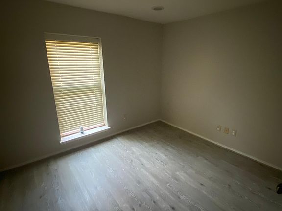 5th image of 3222 Birch Creek Dr
