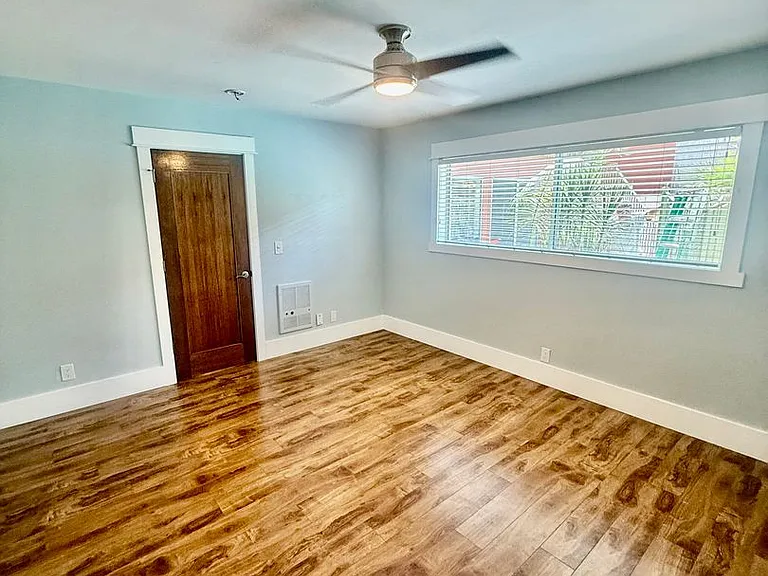 1516 E. 2nd Street — Photo 29