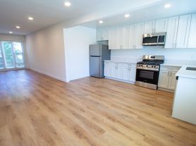 Bright & Spacious Renovated Apartments Prime West Hollywood Location