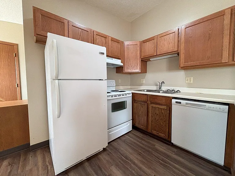 Heritage Apartments — Photo 8