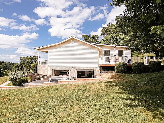 3rd image of 4456 Holly Tree Ln
