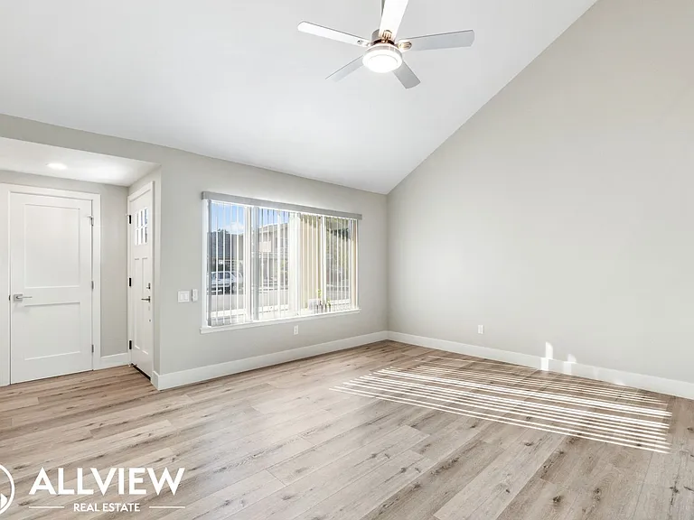 20542 Kelvingrove Ln — Photo 5