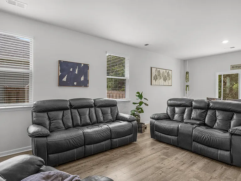6 Coby Ln — Photo 11